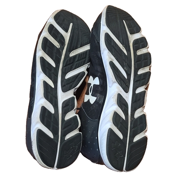 Under Armour Black Athletic Shoes - Picture 4 of 5